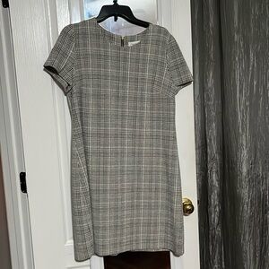 Classic dress perfect for work or dinner